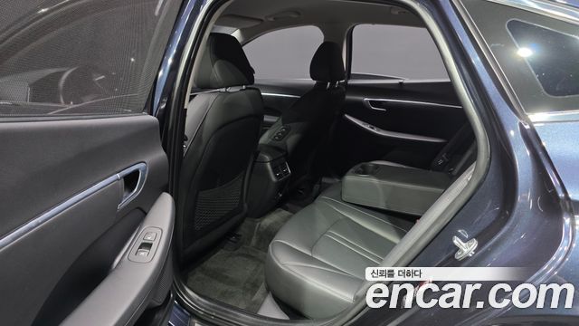Hyundai Sonata (DN8) 1.6 Turbo Premium Family 2020 — фото 26