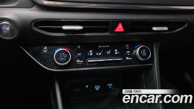 Hyundai Sonata (DN8) 1.6 Turbo Premium Family 2020 — фото 31