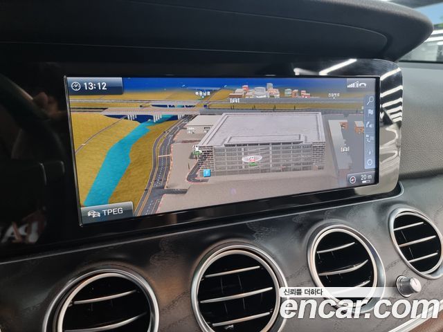 Mercedes-Benz E-Class (W213) E220d Avantgarde 2017 — фото 16