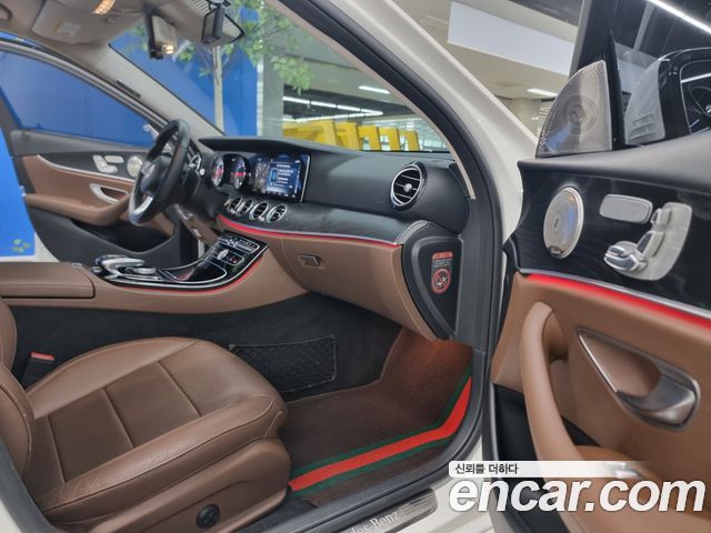 Mercedes-Benz E-Class (W213) E220d Avantgarde 2017 — фото 18
