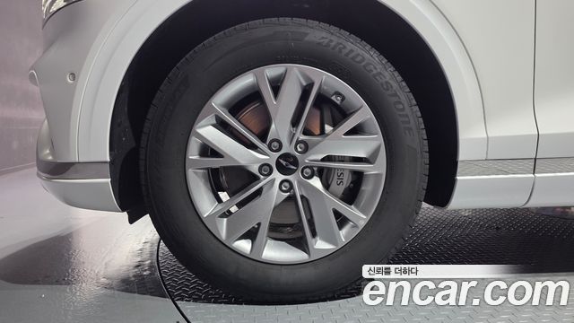Genesis GV70 2.5T Gasoline AWD 2025 — фото 5