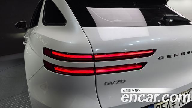 Genesis GV70 2.5T Gasoline AWD 2025 — фото 23