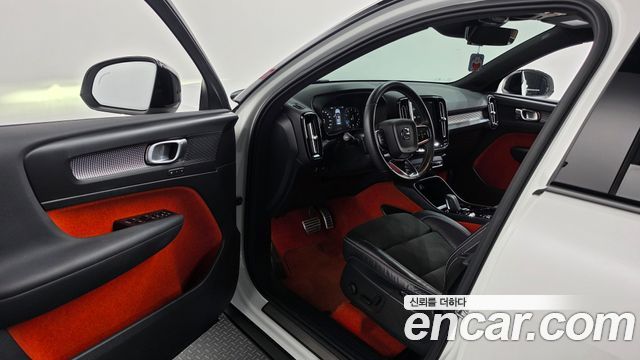 Volvo XC40 B4 R-Design 2021 — фото 10