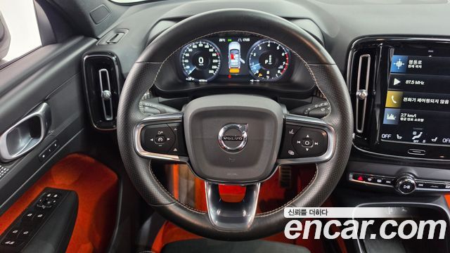Volvo XC40 B4 R-Design 2021 — фото 13