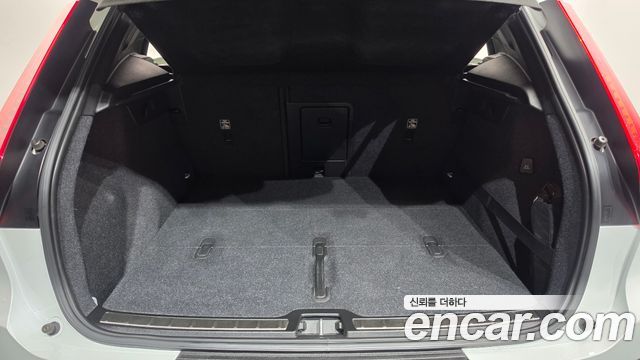 Volvo XC40 B4 R-Design 2021 — фото 19