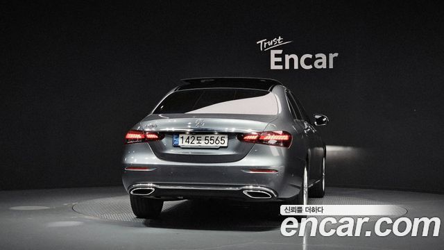 Mercedes-Benz E-Class (W213) E250 Exclusive 2021 — фото 4