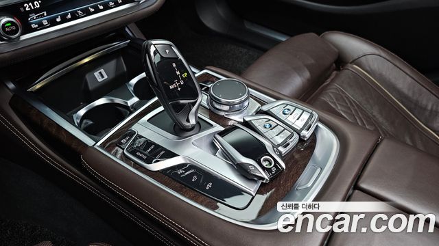 BMW 7 Series (G11) 740Li xDrive 2016 — фото 9
