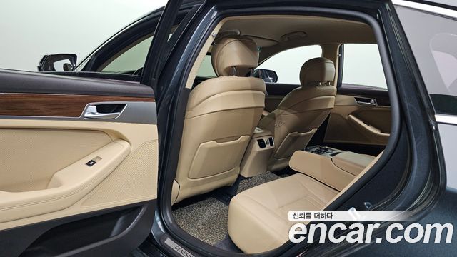 Genesis G80 3.3 GDI AWD Luxury 2018 — фото 11