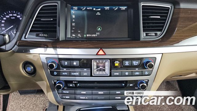 Genesis G80 3.3 GDI AWD Luxury 2018 — фото 16