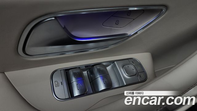 Mercedes-Benz GLS-Class (X167) Maybach GLS600 4MATIC Manufakur 2023 — фото 34