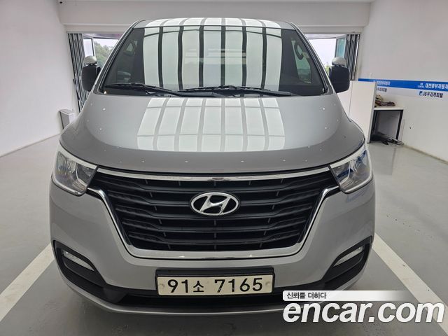 Hyundai Grand Starex Van 3-Seater Smart 2021 — фото 3