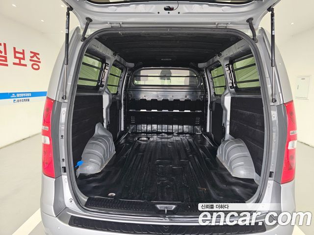 Hyundai Grand Starex Van 3-Seater Smart 2021 — фото 20