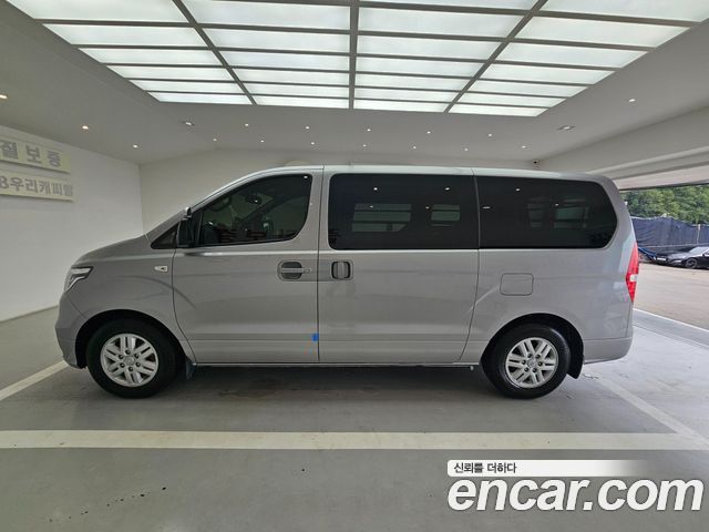 Hyundai Grand Starex Van 3-Seater Smart 2021 — фото 24