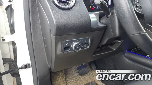 Mercedes-Benz GLB-Class (X247) GLB200 d 2021 — фото 20