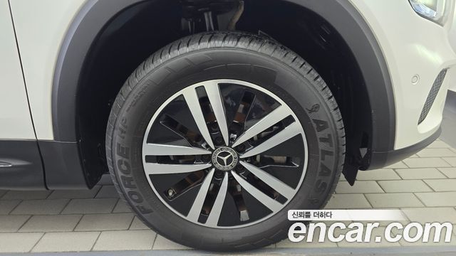 Mercedes-Benz GLB-Class (X247) GLB200 d 2021 — фото 21