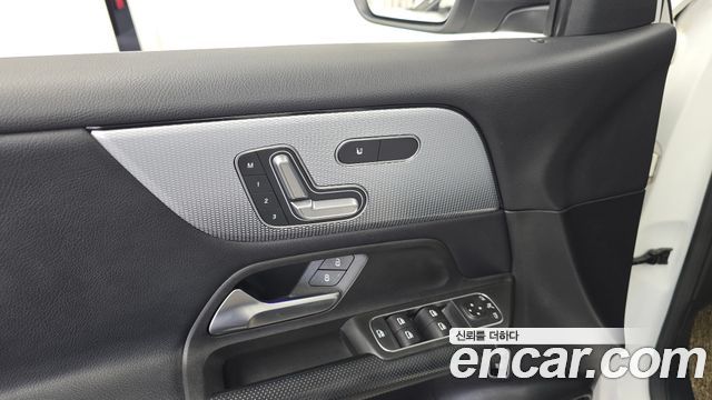 Mercedes-Benz GLB-Class (X247) GLB200 d 2021 — фото 27