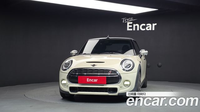 MINI Cooper S Convertible Standard 3rd 2019 — фото 31
