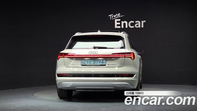 Audi e-tron 55 Quattro 2020 — фото 4