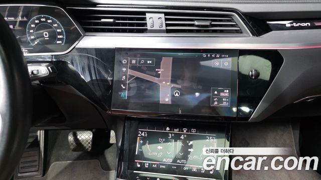 Audi e-tron 55 Quattro 2020 — фото 19
