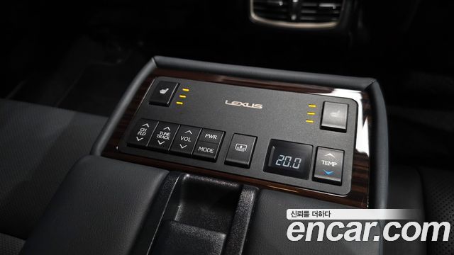 Lexus ES300h Supreme XV60 2017 — фото 18