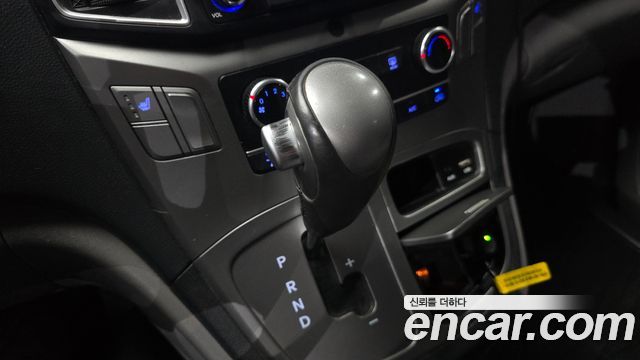 Hyundai Grand Starex Van 3-Seater Smart 2021 — фото 9