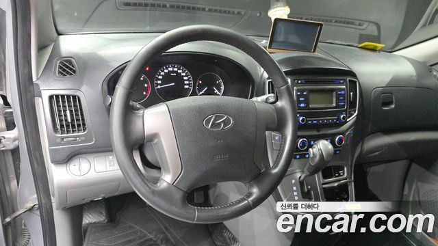 Hyundai Grand Starex Van 3-Seater Smart 2021 — фото 13