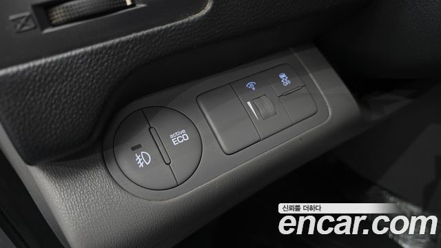 Hyundai Grand Starex Van 3-Seater Smart 2021 — фото 17