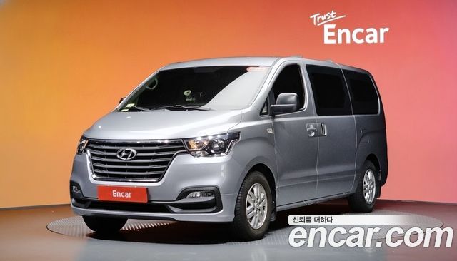 Hyundai Grand Starex Van 3-Seater Smart