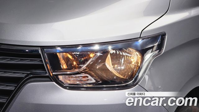 Hyundai Grand Starex Van 3-Seater Smart 2021 — фото 22