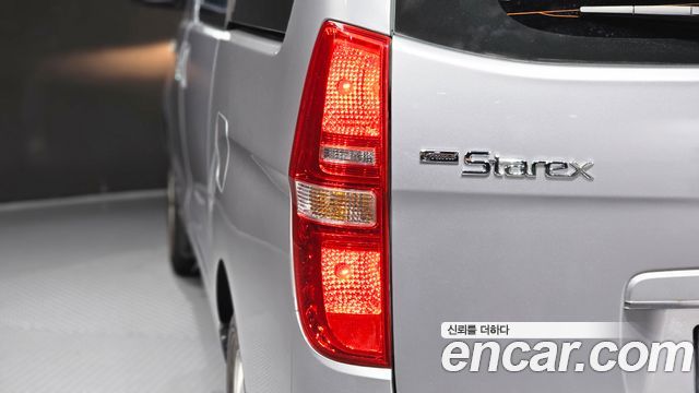 Hyundai Grand Starex Van 3-Seater Smart 2021 — фото 23