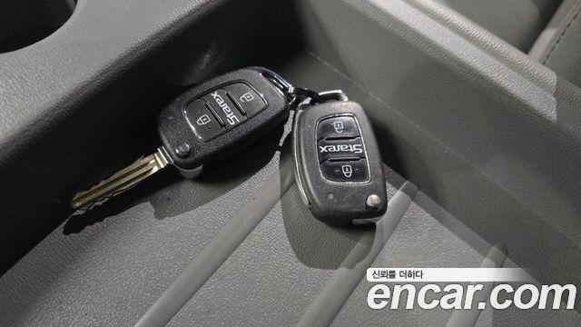 Hyundai Grand Starex Van 3-Seater Smart 2021 — фото 28