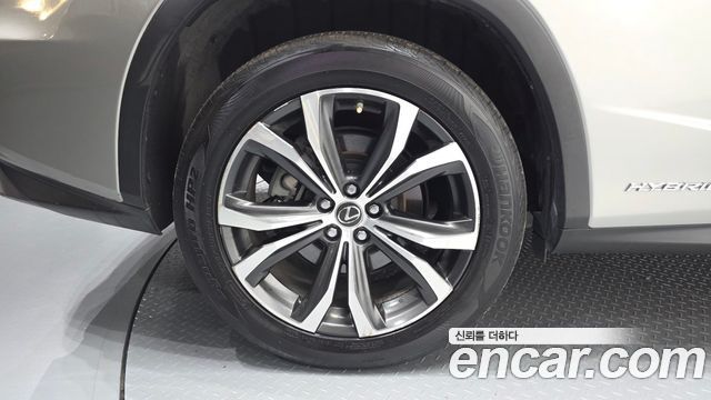 Lexus RX450h (IV) Executive 2019 — фото 21