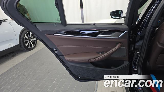 BMW 5 Series (G30) 530i M Sport Package 2023 — фото 25