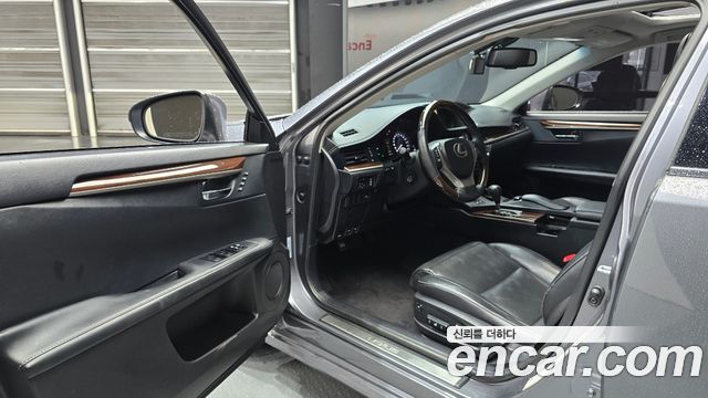 Lexus ES300h Supreme XV60 2014 — фото 10