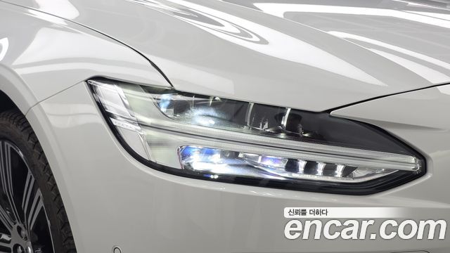 Volvo S90 B6 AWD Ultimate Bright 2023 — фото 22