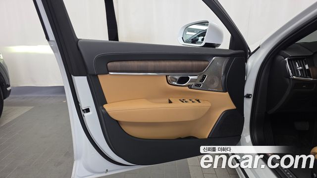 Volvo S90 B6 AWD Ultimate Bright 2023 — фото 24