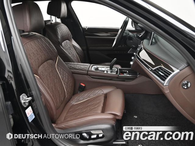 BMW 7 Series (G11) 730Ld xDrive Design Pure Excellence 2022 — фото 10