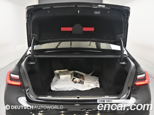 BMW 7 Series (G11) 730Ld xDrive Design Pure Excellence 2022 — фото 23