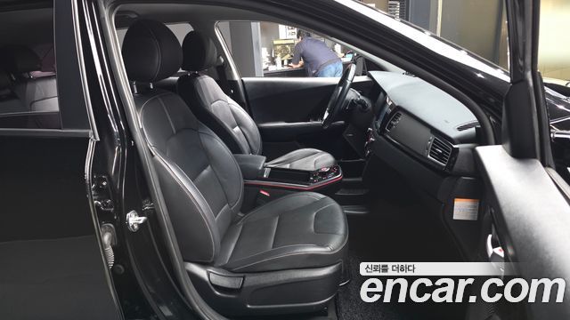 Kia Niro EV Prestige 2020 — фото 11