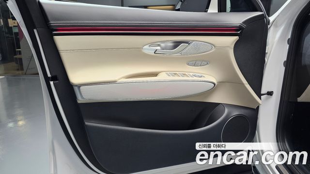 Genesis GV70 2.5T Gasoline 2WD 2025 — фото 24