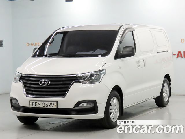 Hyundai Grand Starex Van 3-Seater Smart