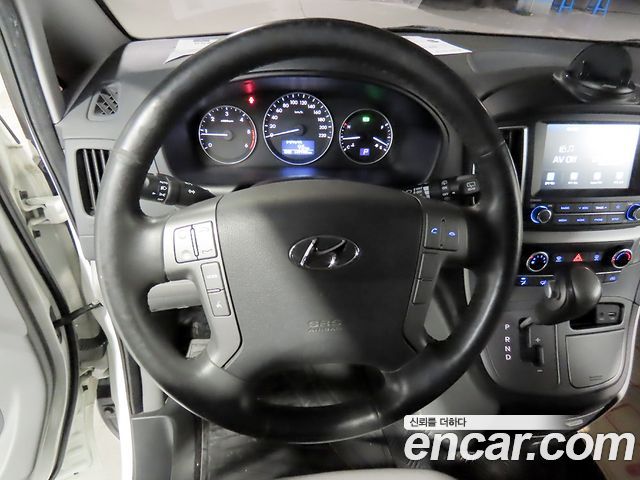 Hyundai Grand Starex Van 3-Seater Smart 2020 — фото 10