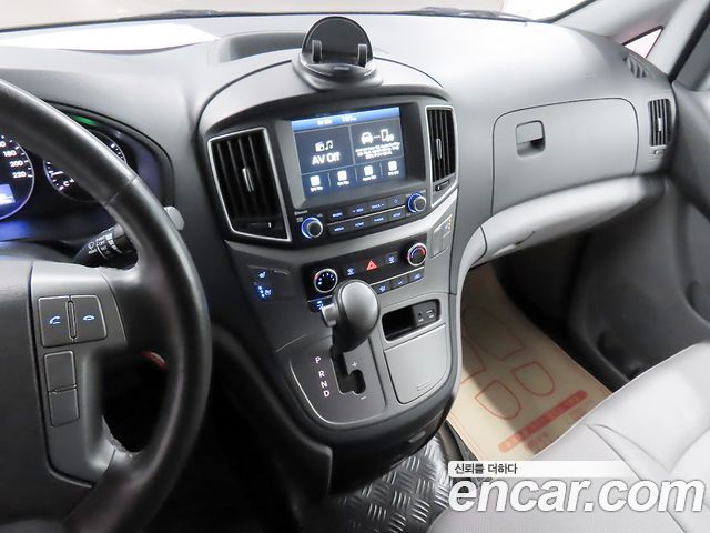 Hyundai Grand Starex Van 3-Seater Smart 2020 — фото 15