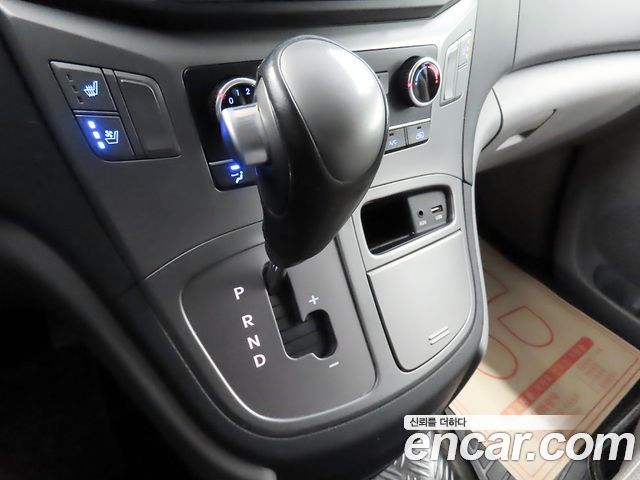 Hyundai Grand Starex Van 3-Seater Smart 2020 — фото 17