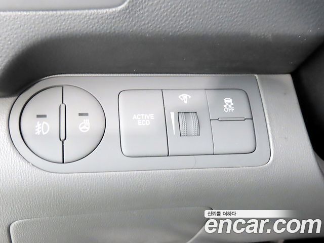Hyundai Grand Starex Van 3-Seater Smart 2020 — фото 19
