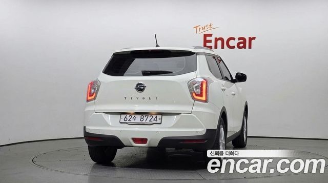 KG Mobility (SsangYong) Tivoli VX 2WD 2015 — фото 4