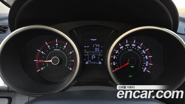 KG Mobility (SsangYong) Tivoli VX 2WD 2015 — фото 8
