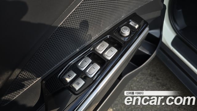 KG Mobility (SsangYong) Tivoli VX 2WD 2015 — фото 18