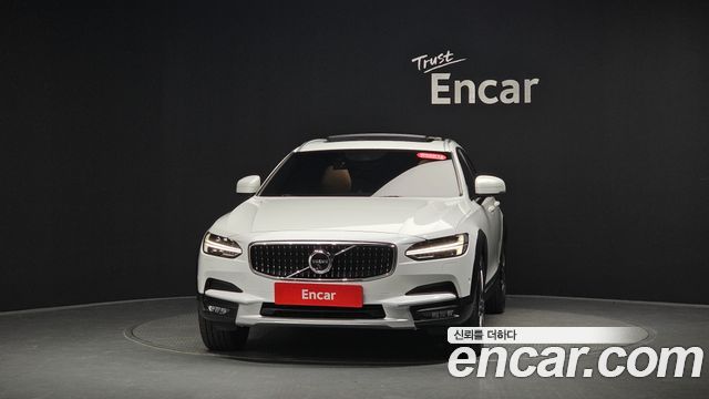 Volvo V90 Cross Country D5 PRO AWD 2018 — фото 3