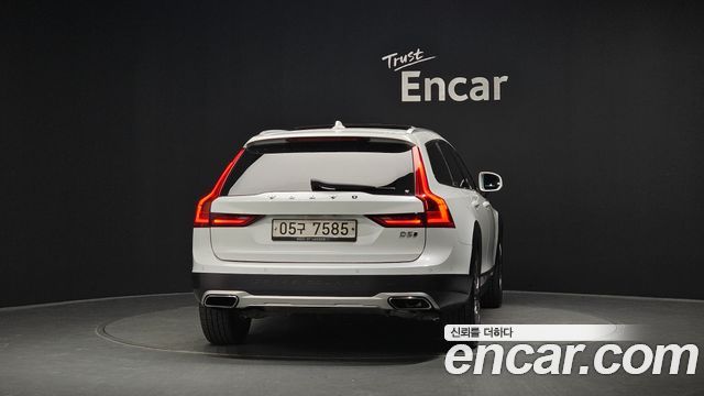 Volvo V90 Cross Country D5 PRO AWD 2018 — фото 4